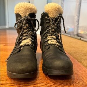 Sorel Women's Black Shearling-Lined Boots